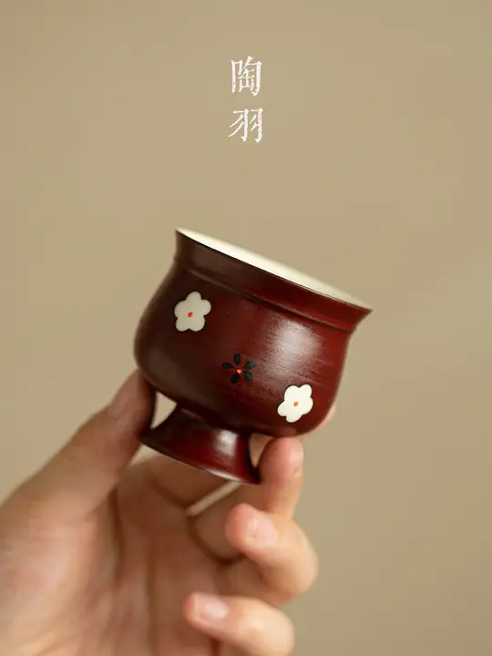 手描き梅花デザインの高足茶杯【粉引き・山楂紅・ヴィンテージスタイル】