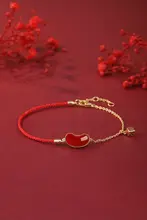 赤い豆をあしらったカップル用ブレスレット【男女兼用・ハンドメイド・誕生日プレゼントに最適】（セットアップ対応）