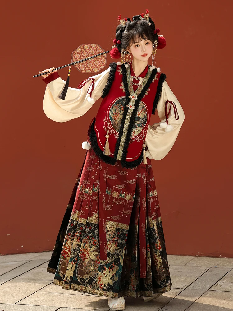 holiday 服 はどんなもので、どんな場面で着るの？