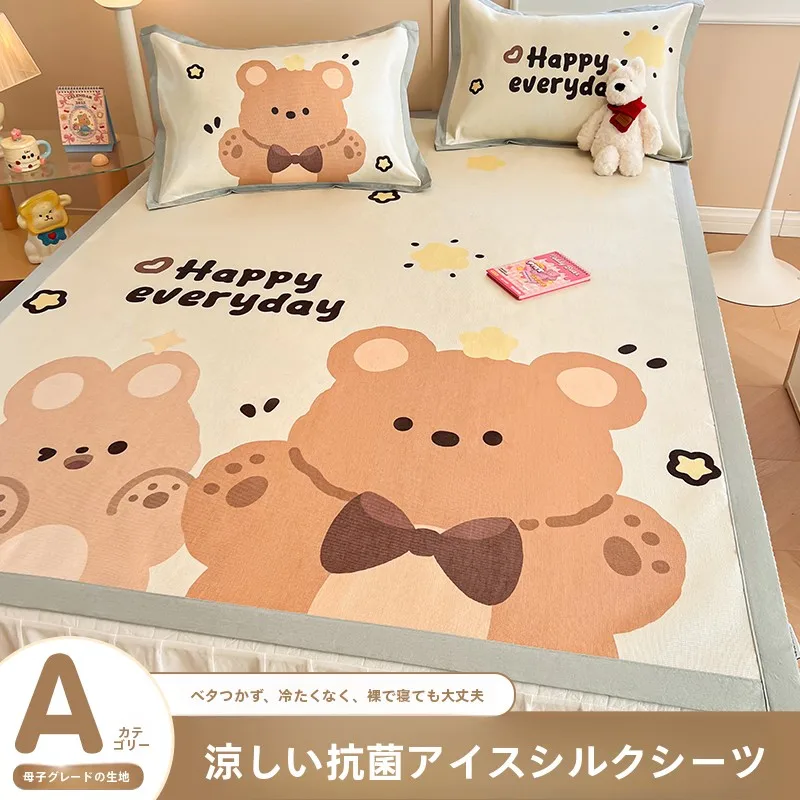 夏キャンプ 快適グッズとしてのアイスシルクマットの実用性と性能解析
