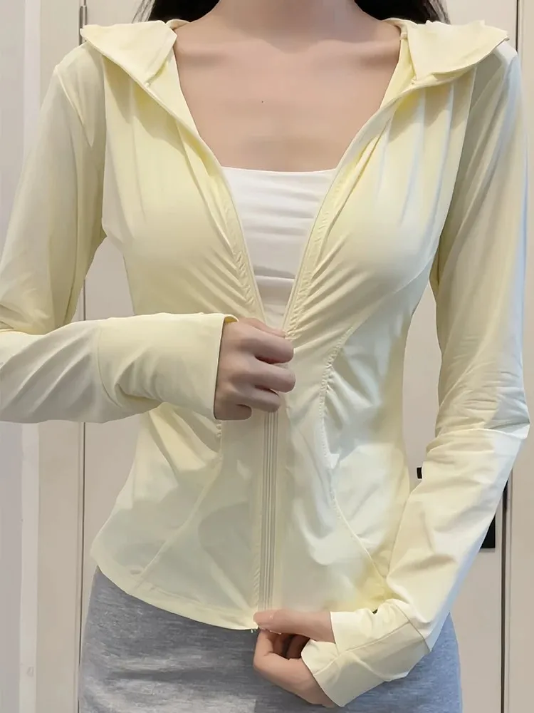 夏用フード付き日焼け止めジャケット：服に日焼け止めがついた場合の対応と防水性の実証