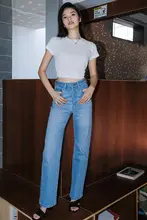 薄手のハイウエストストレートデニムパンツ【浅い青・レギュラー丈・夏用・極上の柔らかさ】