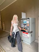 グレー縞模様のワイドレッグスーツパンツ【フィット・ドレープ感あり】