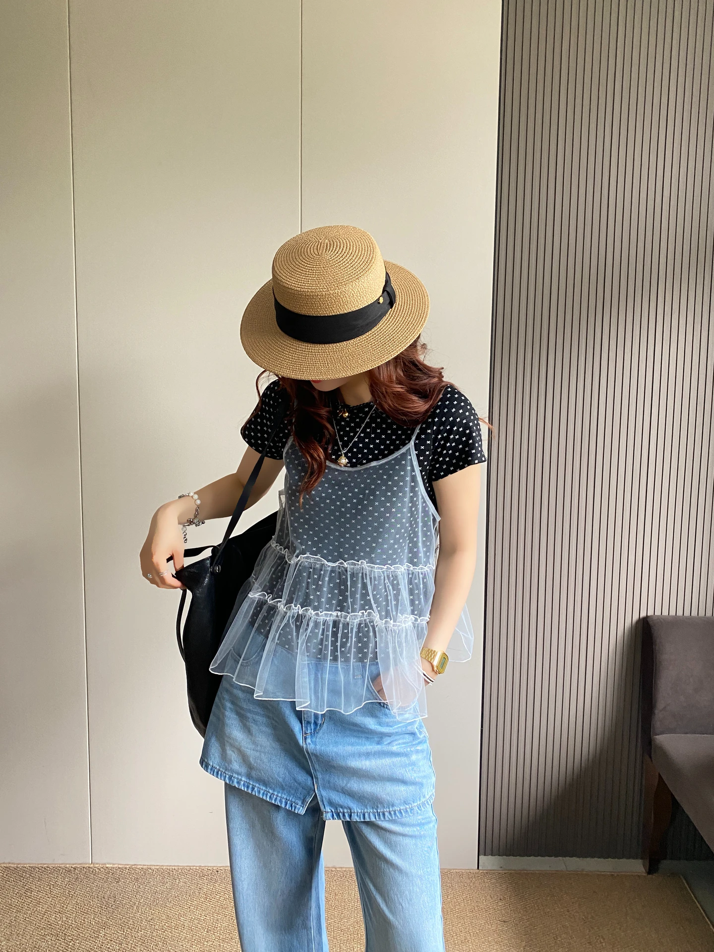 2026夏コーデで失敗しない「網状シフォンキャミソールとドット柄Tシャツ」の選び方とは？