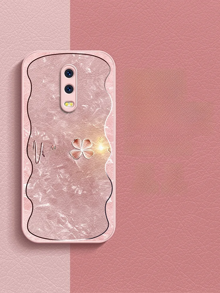 OPPO R17用の高級感全包型ケース：四葉草デザインとストラップ付きの保護機能を徹底解説