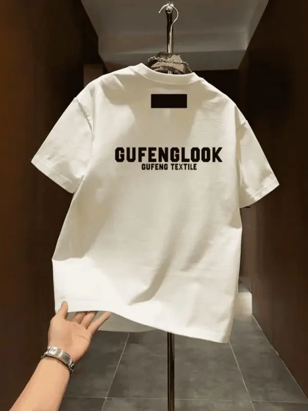 ハーフバースデー ロゴ 印刷の個性を表現する半袖Tシャツ：デザインと実用性のバランス