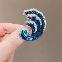 繊細で高級感ある青い海の花ブローチ【女性用・フォーマルスーツ向け】