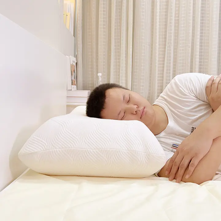 快適な眠りをサポート！高めの厚口メモリーフォーム枕【横寝対応・肩首サポート】