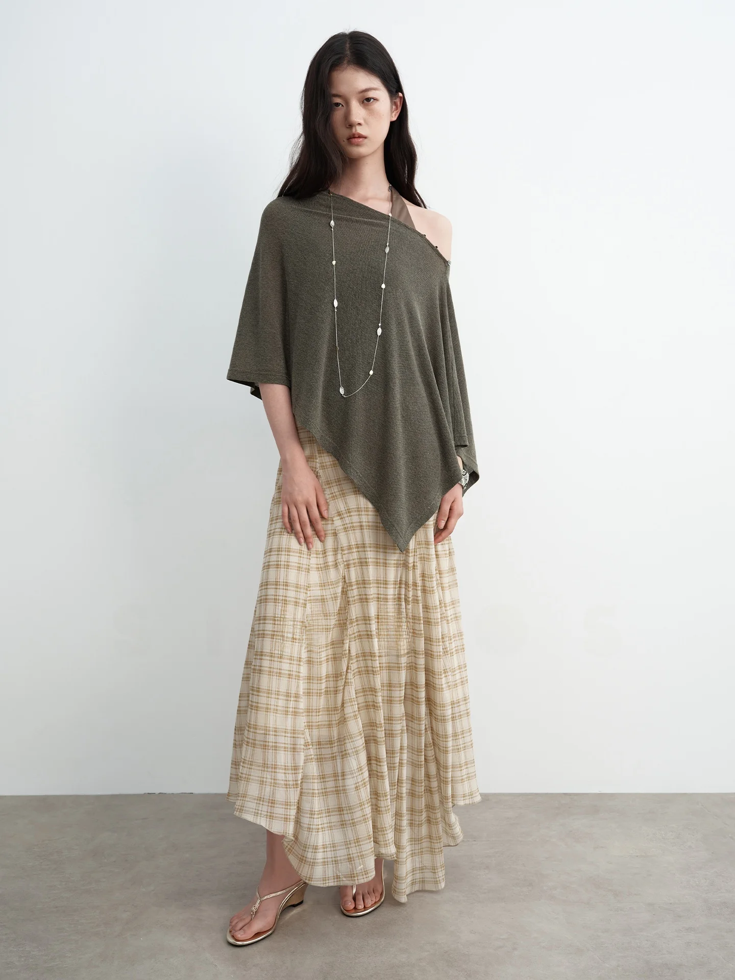 立体ハニカムテクスチャーのノースリーブニットTシャツ：通勤風の女性向けカジュアルスタイルを実現