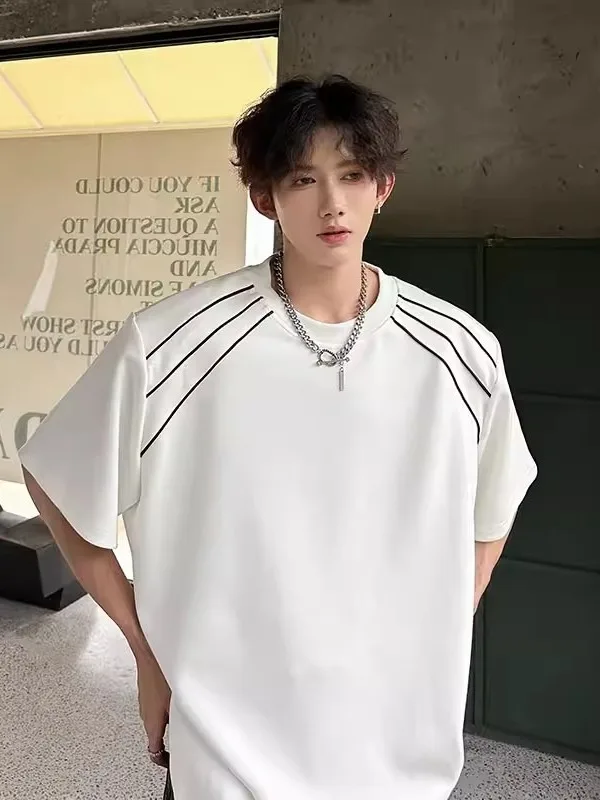 メンズTシャツが似合う体型を選ぶには？正肩デザインのショートスリーブが解決する3つの理由