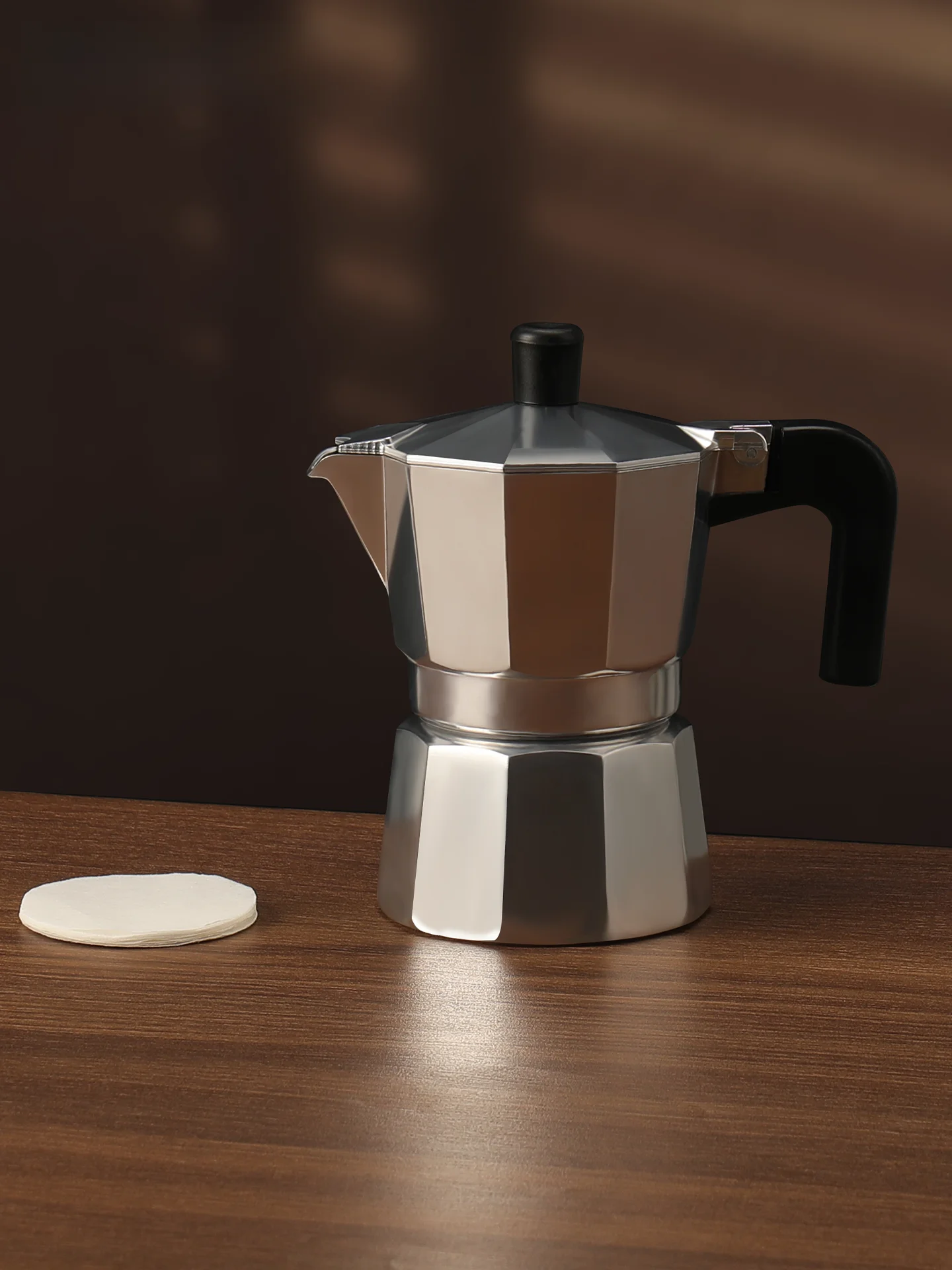 夏 メンズ コーデの完全ガイド｜軽さ・通気性・色のコント  ラストで失敗しないスタイル
