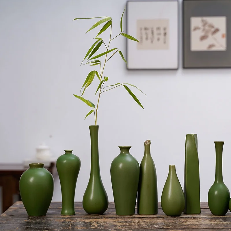おうち時間を豊かにするおすすめアイテム｜禅スタイル陶器花瓶と生コンクリートカーペットの組み合わせガイド