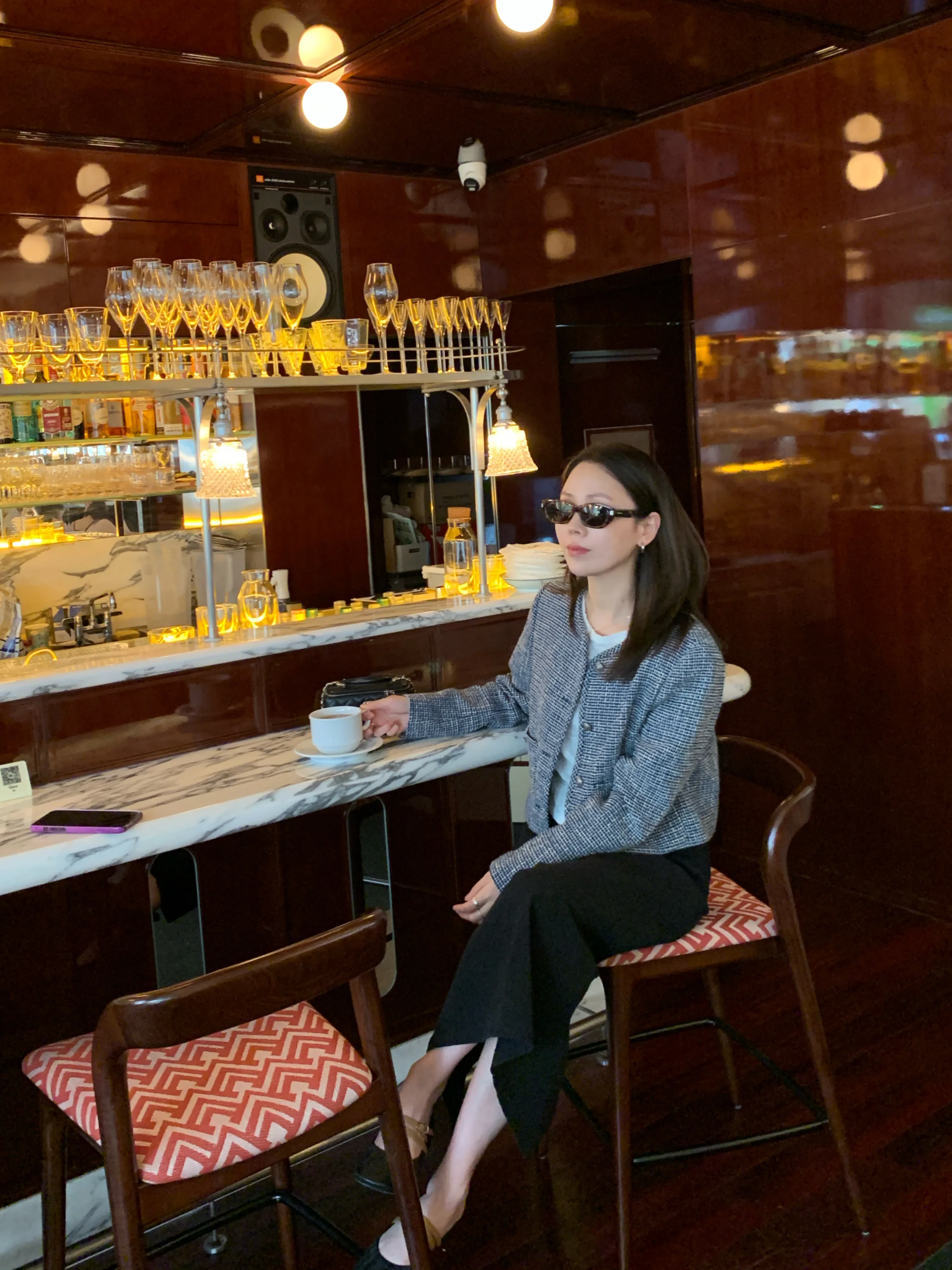 グレー チェスターコート は冬に着るべき？チェックコートと比べてどう違うの？