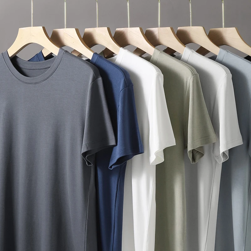 モーダル生地のカジュアルTシャツ：ブランドコラボで実感されるサイズ感とは