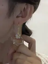 煌めくジルコニアと花モチーフのサークルピアス【ヴィンテージスタイル・エレガントデザイン】