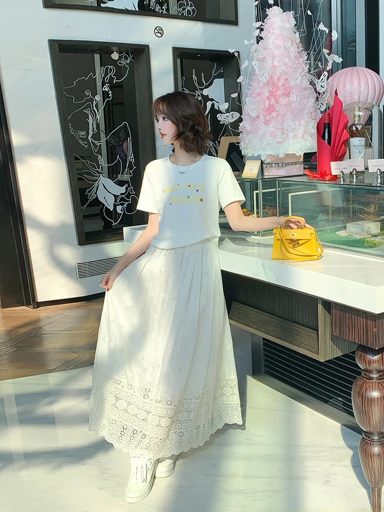 コットンレース スカート：優雅なレース刺繍ロングスカートの実用性と着心地解析