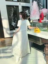 優雅なレース刺繍ロングスカート【白・初恋の月光のようなデザイン】