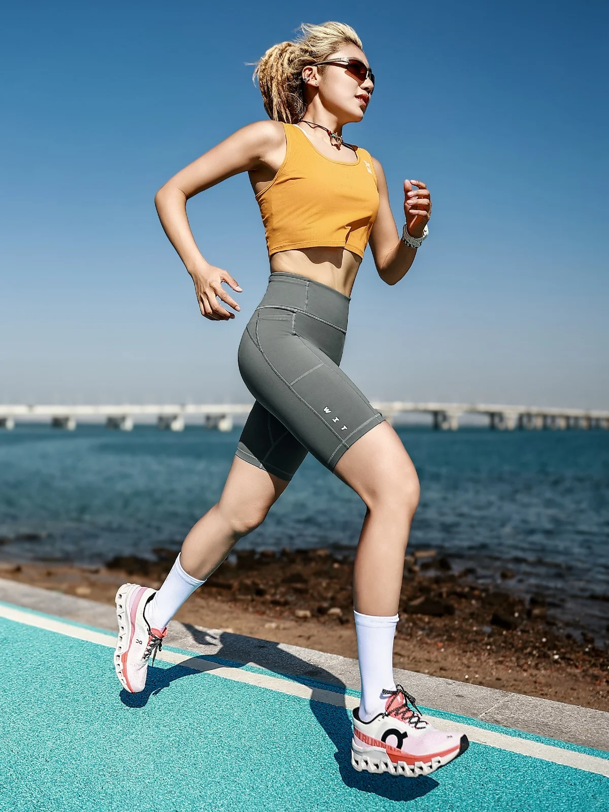 スウェットパンツ コーデ | 速乾性と提臀デザインを融合した着こなしの技術的背景