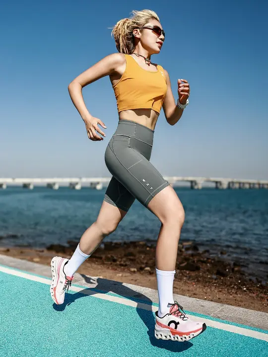 速乾性のフィットパンツ【提臀デザイン・エクササイズ対応・極上の柔らかさ】（セットアップ対応）