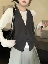 グレーのレイヤードニットタンクトップ【長袖・秋用・カジュアルなワイドパンツ】（セットアップ対応）