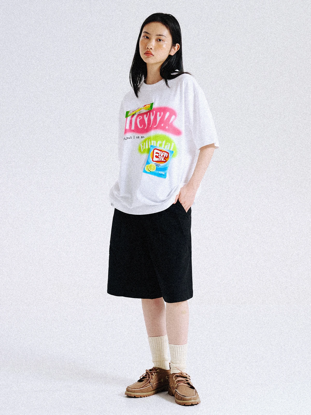ユニークなデザインの立体プリントTシャツ：ルーズフィットで旅行シーンに最適なデザイン商品