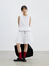 シンプルなブラックとホワイトのコットンリネンスカートパンツ【五分丈・四粒ボタン付き】（セットアップ対応）