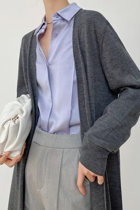 100%羊毛の中長丈カーディガン【春秋用・長袖・軽やかなニット】