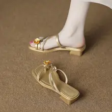 羊皮製 レディースサンダル【黒・低ヒール・ファッションデザイン】