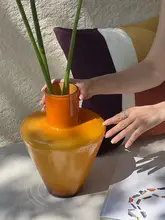 美しい花のデザインのガラス花瓶【フレンチスタイル・玄関装飾用・造花付き】