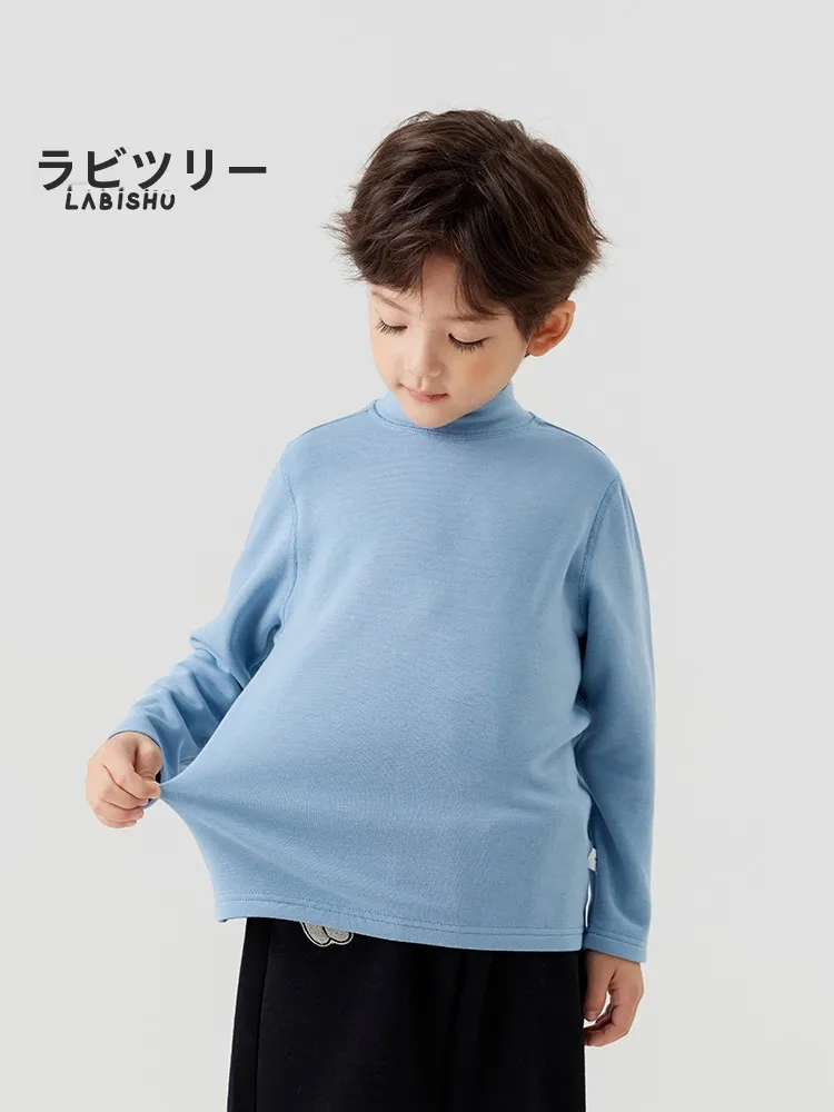 16度cに適した子供の服としての男の子用ハイネックニットTシャツの実用性と機能性