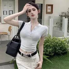 極上の柔らかさ Vネック短袖Tシャツ【シンプルデザイン・女性用・ホワイトボタン装飾】