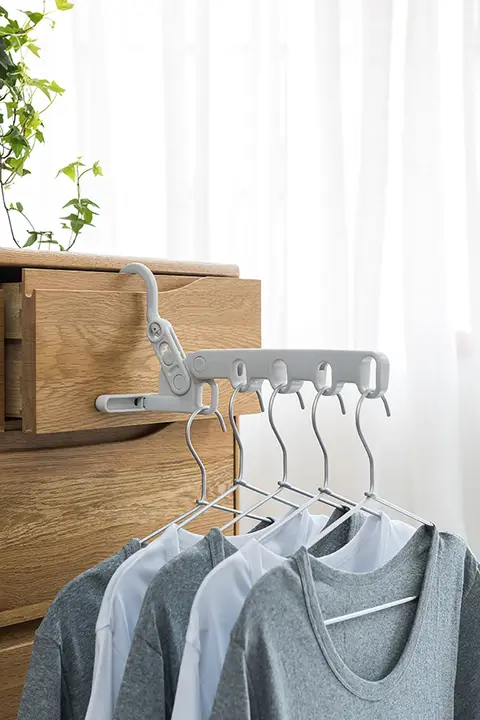 折りたたみ式 旅行用衣類干しハンガー【五孔・携帯便利・室内用】