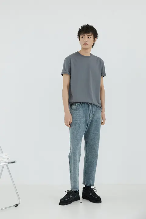 クラシックウォッシュドデニム九分丈パンツ