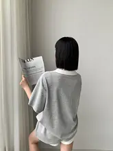 フィットの夏用運動ウェア【短袖・Vネック・ショートパンツ・ゆったりシルエット】（セットアップ対応）