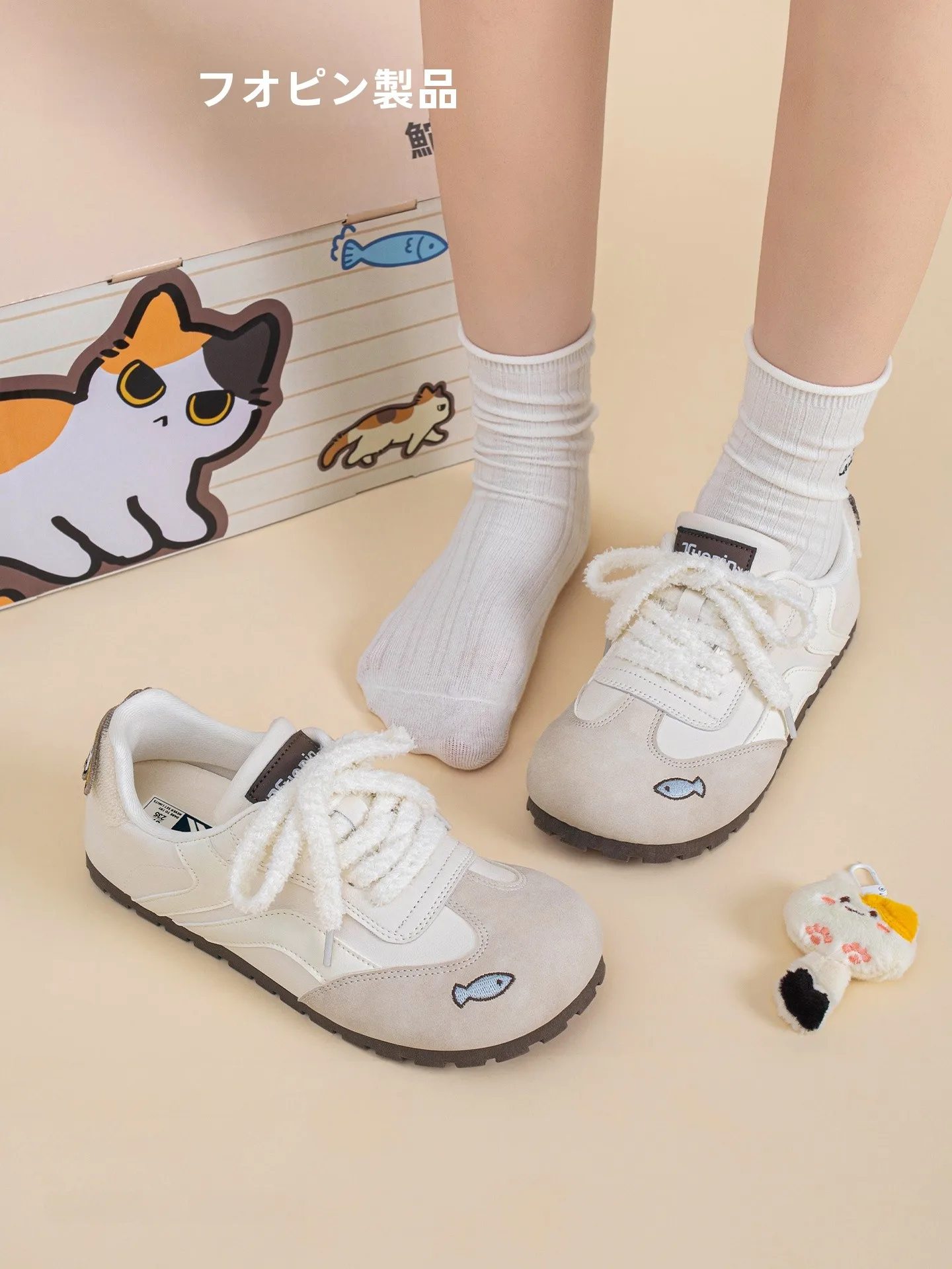 歩きやすいフラットシューズを選ぶには？猫デザインが人気の「アーチサポート付き」モデルがおすすめ