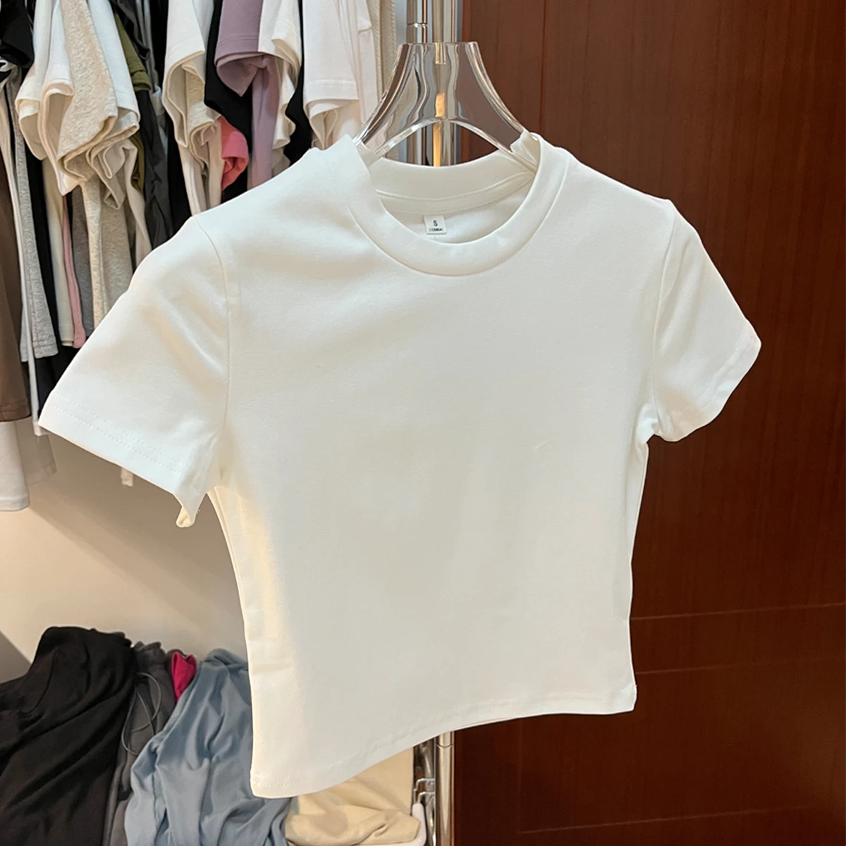 夏の日常に欠かせないショートスリーブTシャツは、どんなものにすべき？