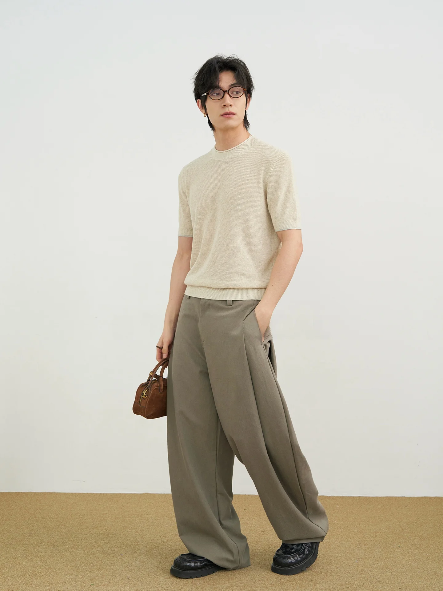スマートカジュアルメンズにぴったりな半袖Tシャツは、どう選ぶ？