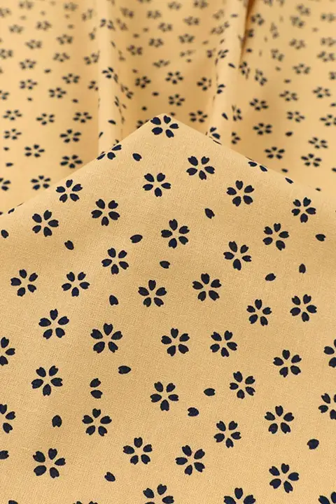 桜の花びらデザインの和風エプロン【コットン・手作り・平織り素材】