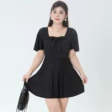 体型カバーにぴったりな保守的な黒のワンピース水着【大きいサイズ】（セットアップ対応）