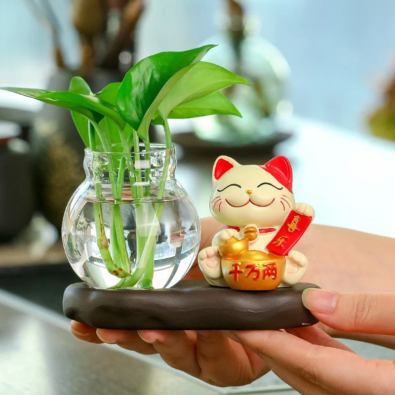 猫を飼う前に買っておくべき「幸運を呼び込む」アイテムは？