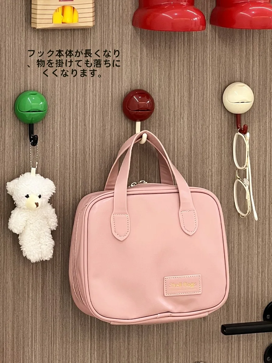 玄関にぴったりのウォールハンガーはどこで買える？ハラダラスクとパングッズの違いを知れば、汎用品選びもスムーズに！