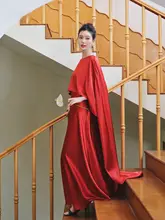 風になびくデザインの高級婚礼衣装【レッド・フレンチスタイル・エレガント】