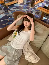 グレーのキャミソール【肩ひも・胸パッド付き・夏用・タイトフィット】