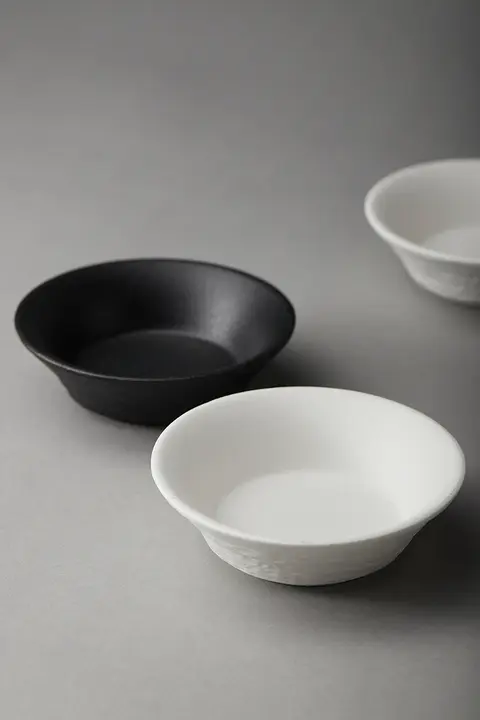 モダンデザインの黒白陶器調味料ディッシュ【家庭用・小さめサイズ】