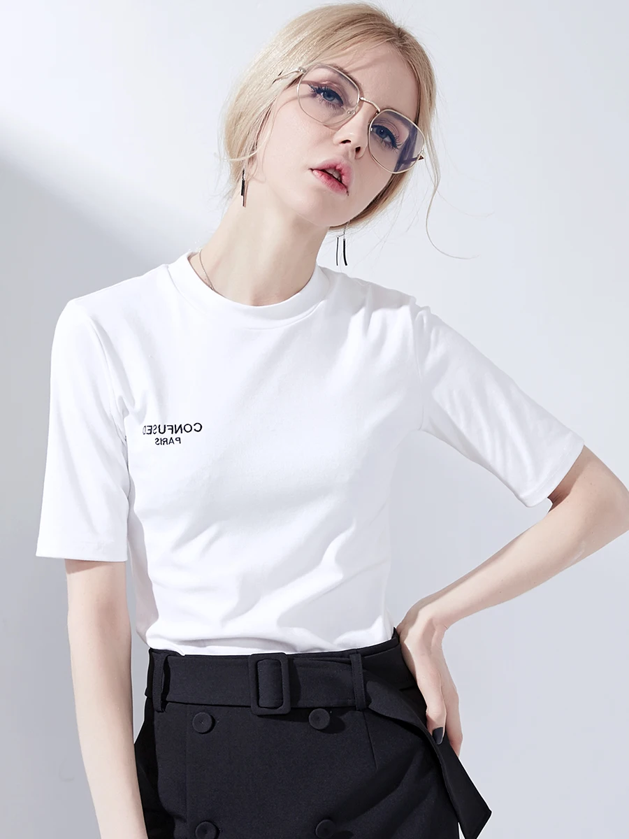 白色Tシャツ【レディース・短袖・コットン・フィット感あるデザイン】