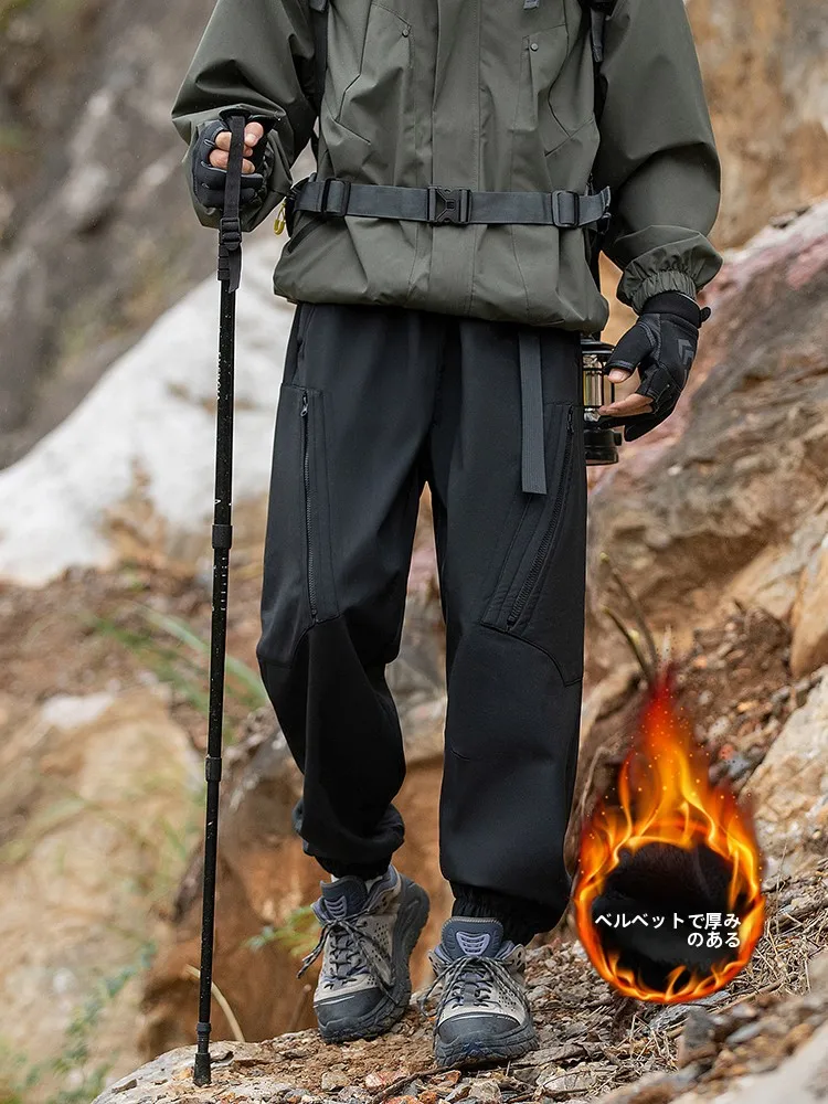  防風防水の登山パンツ：秋冬シーズンに最適な極上の柔らかさと機能性