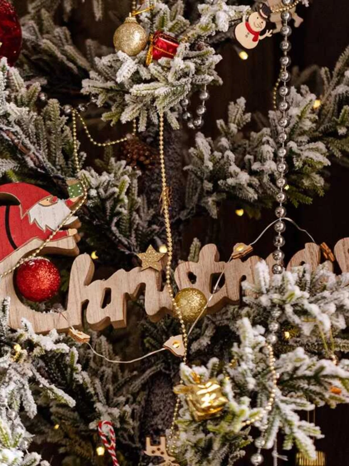 木製ゴールド文字クリスマスツリーデコレーションオーナメント：保育園向けの高耐久な贈り物としての実用性