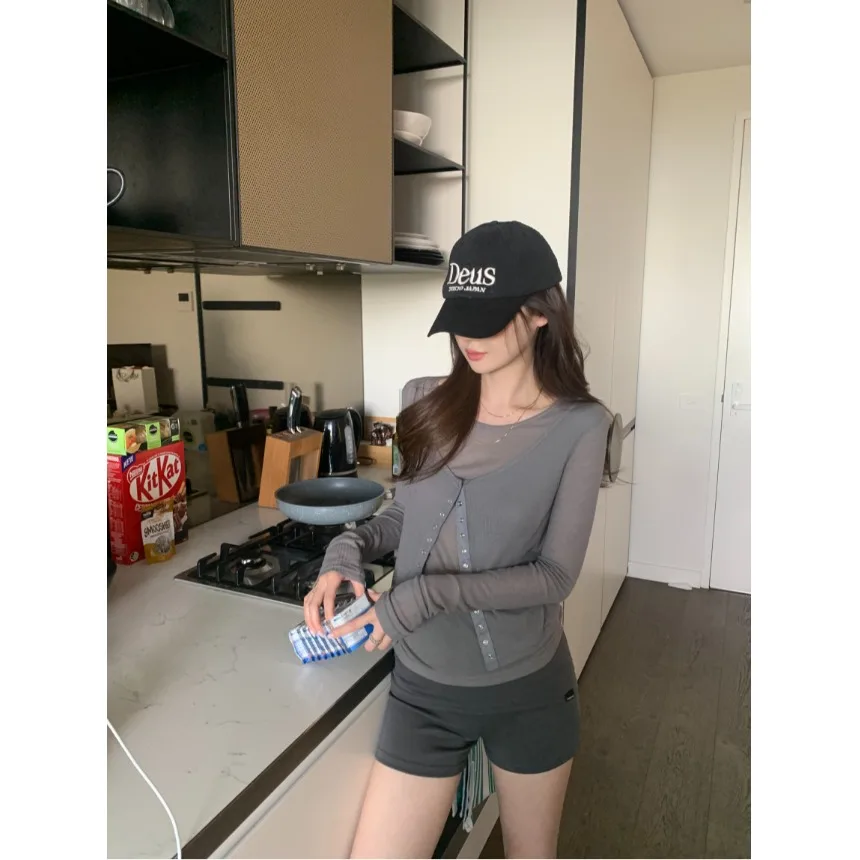 骨格ストレート 低身長 コーデ おすすめ3選：どんな服が似合うか？通勤・日常・秋のシーンで使えるアイテムを徹底解説