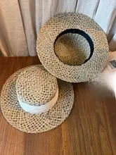 海辺のリゾートにぴったり！フランス風ハット【透かし編み・草素材・平らなつば】
