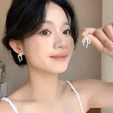 レースフリルリボンパールイヤリング【穴あけ不要・高級感・上品デザイン】